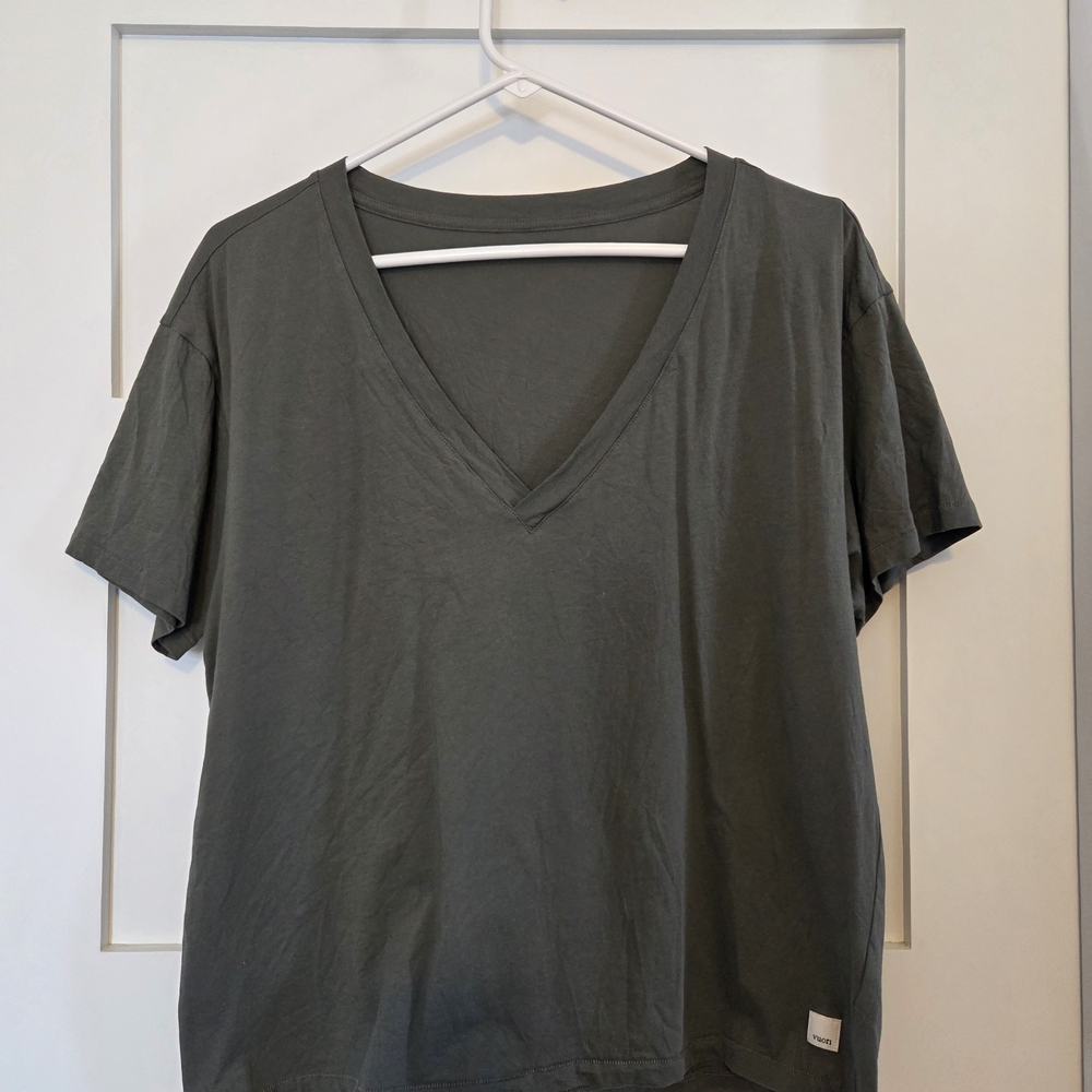 Vuori Charcoal V-Neck Women's Tee